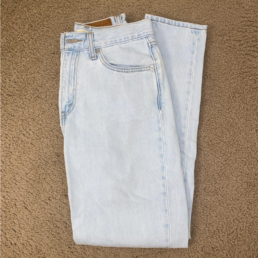 Levi's 80s Mom Jeans